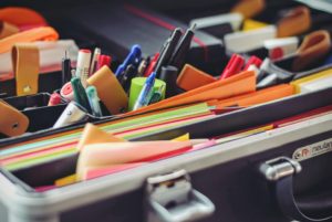Tarjoamme asiakkaillemme täyden palvelun kirjanpito